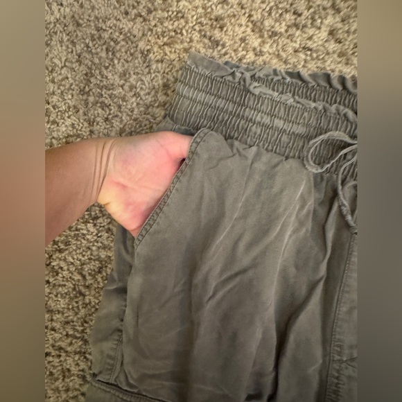 VERY CUTE ABERCROMBIE & FITCH CARGO JOGGER PANTS!! - Picture 2 of 10